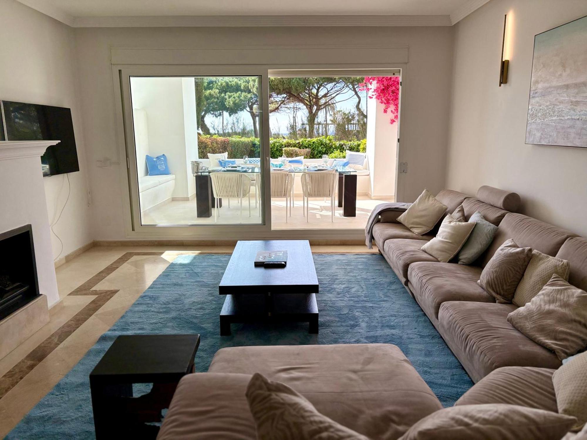 Monteros Palm Beach, Private Garden, Front Apartament *